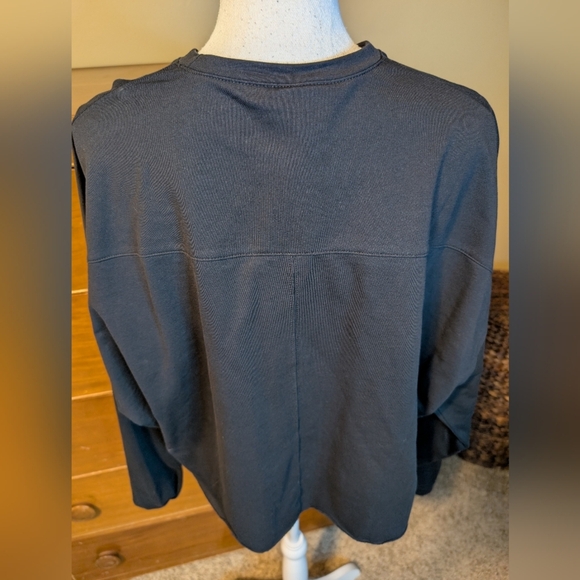 Reebok Black Cropped Sweatshirt Modern Safari Logo NWT - Picture 7 of 13